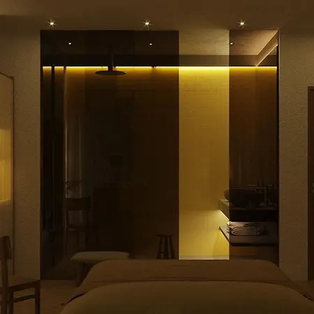 Elda Yellow Palace, In Center