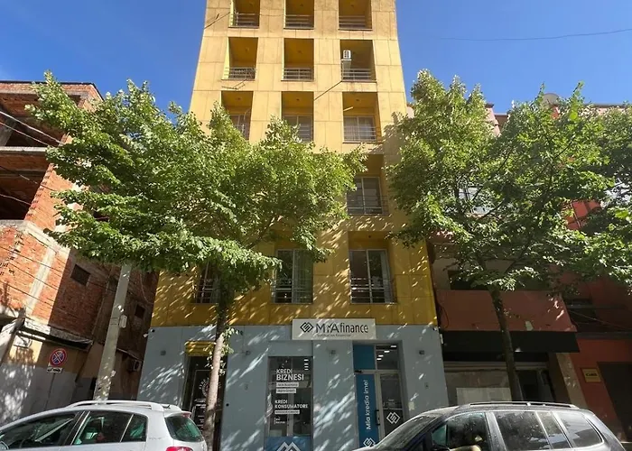 公寓 Elda Yellow Palace, In Center 地拉那