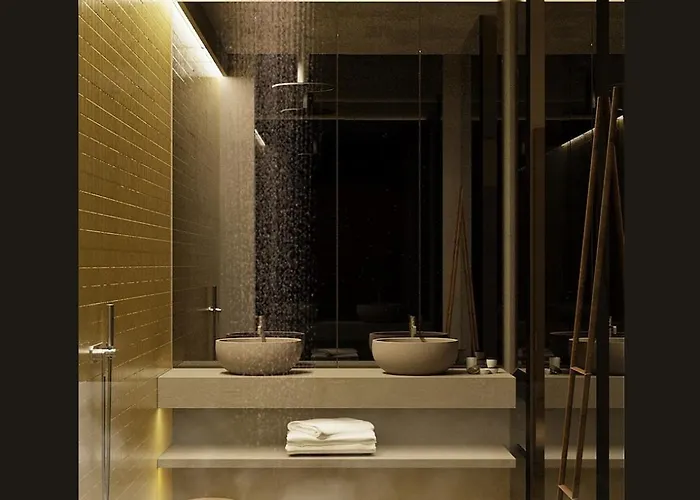 Elda Yellow Palace, In Center * Tirana